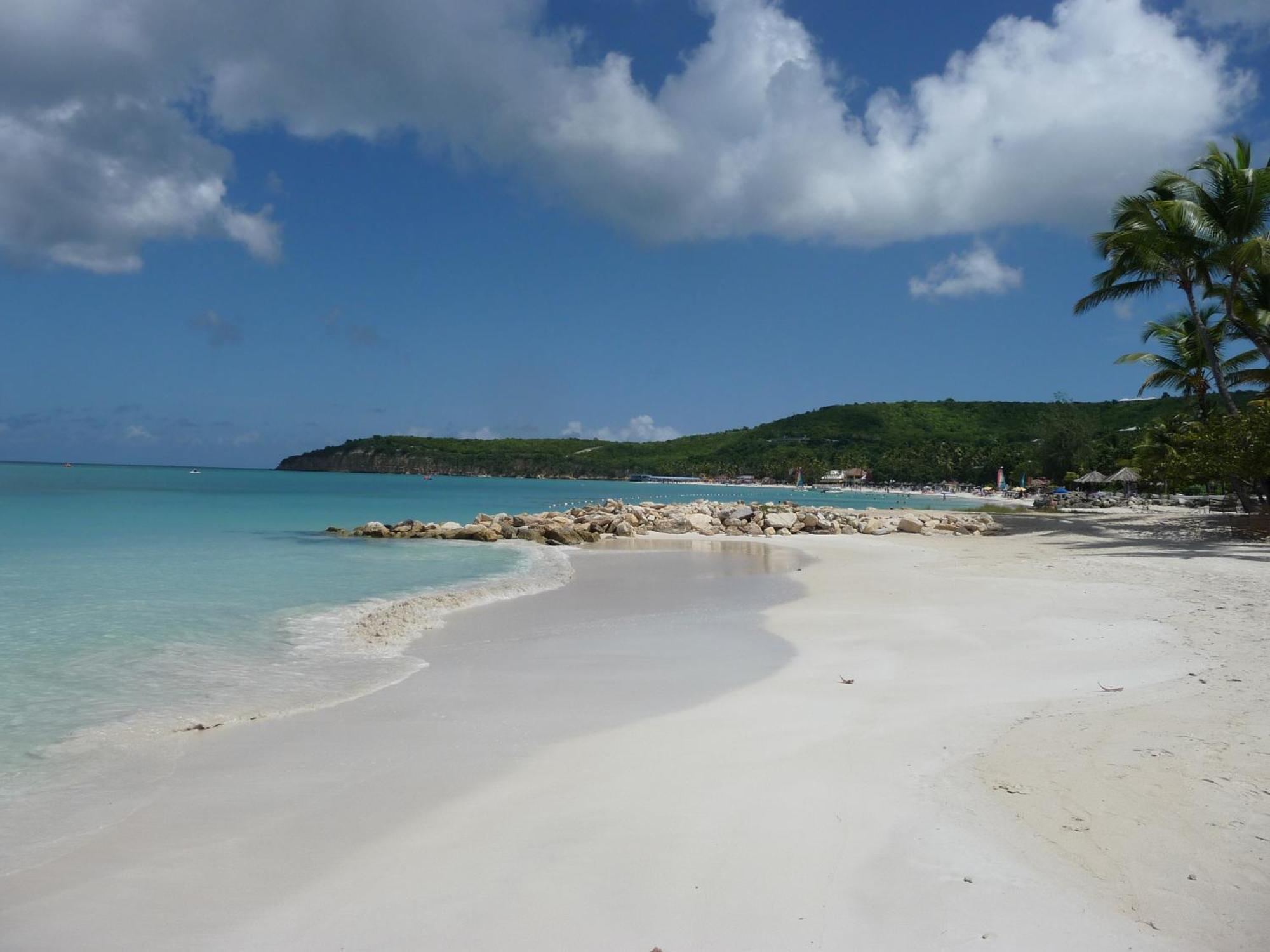 Buccaneer Beach Club Dickenson Bay Extérieur photo