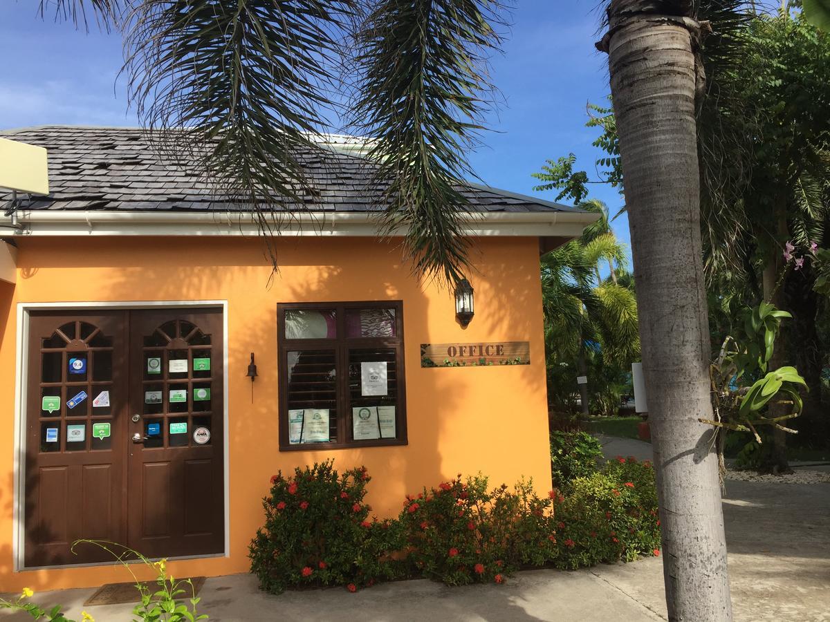 Buccaneer Beach Club Dickenson Bay Extérieur photo
