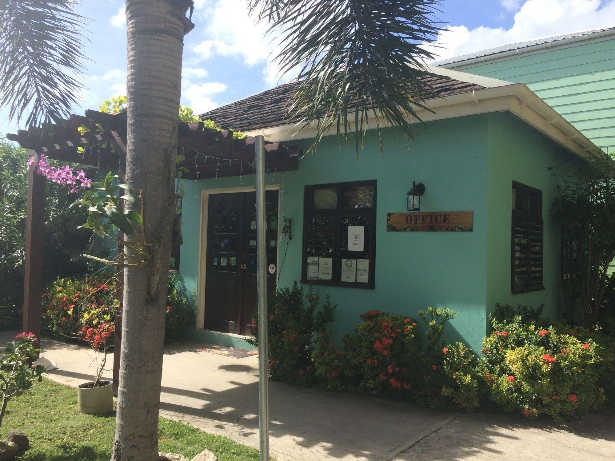 Buccaneer Beach Club Dickenson Bay Extérieur photo